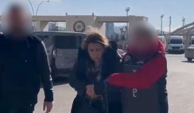 Çeşitli unvanlarla insanları dolandıran kadın gözaltına alındı