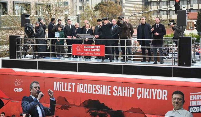 CHP Lideri Özgür Özel Kuşadası'nda Toplandı