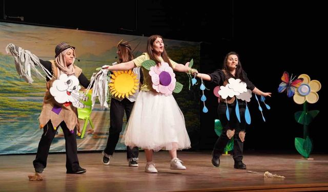 Çocuk Tiyatrosu 'Oyun Panayırı' İzleyicilerden Tam Not Aldı