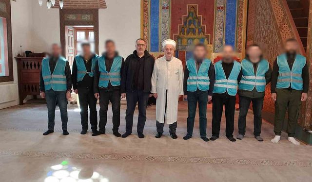 Denetimli Serbestlik Kapsamında Camiler Temizlendi