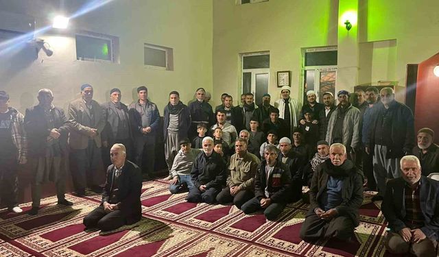 Dicle'de Kadir Gecesi Dualarla Kutlandı