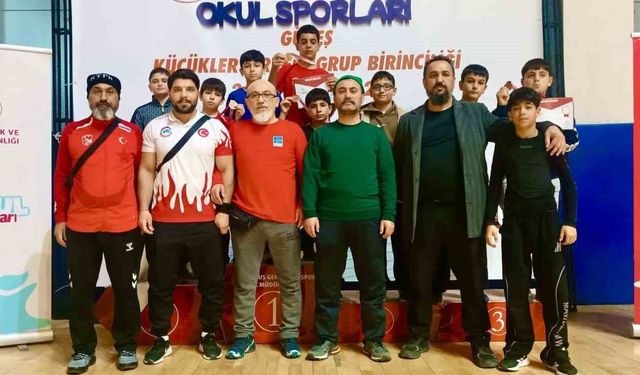 Elazığ'ın Küçük Güreşçileri Tarih Yazdı