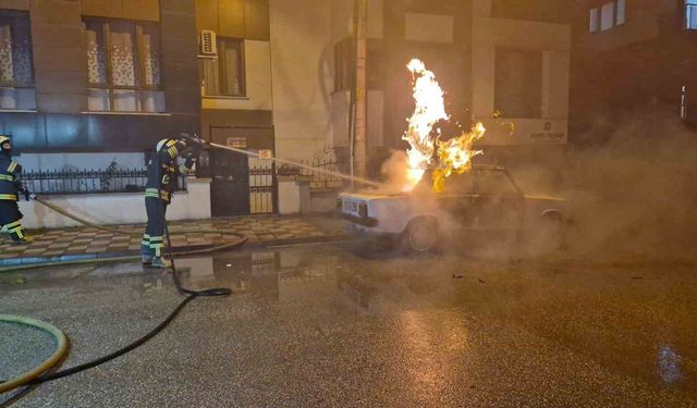 Eskişehir'de LPG'li Araç Park Halinde Alev Aldı