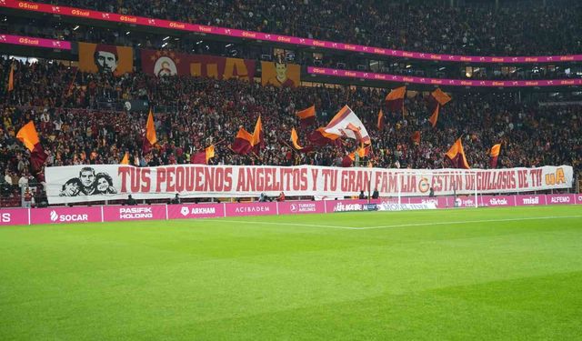 Galatasaraylı Taraftarlar'dan Lucas Torreira'ya Özel Bir Pankart Hazırlandı