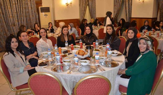 Hastane personeli iftar etkinliğinde bir araya geldi