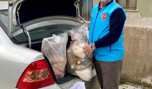 Hisarcık'ta Özverili İmam, İhtiyaç Sahiplerine Yardım Eli Uzatıyor