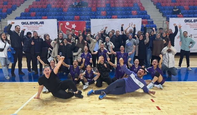 Işıklar Şeker Ortaokulu Hentbol Yıldız Kızlar Türkiye Şampiyonası'nda birincilik elde etti