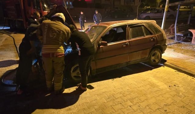 İskenderun'da Araçta Yangın Olayı