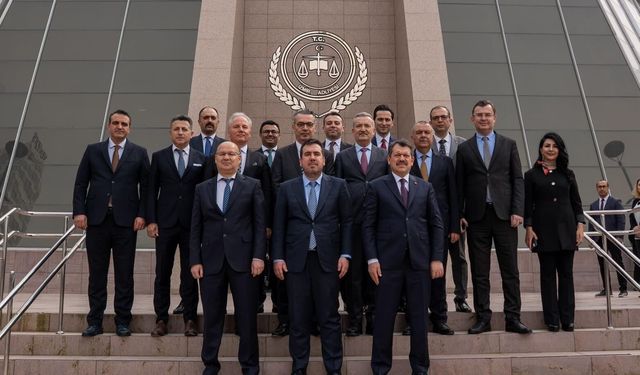 İzmir Adliyesi'ni Ziyaret Eden Adalet Bakan Yardımcısı Tuncay