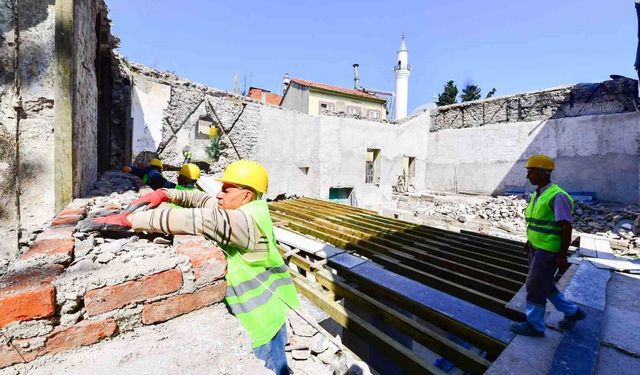 İzmir Büyükşehir Belediyesi'nden Kamu Kurumlarına Önemli Destekler