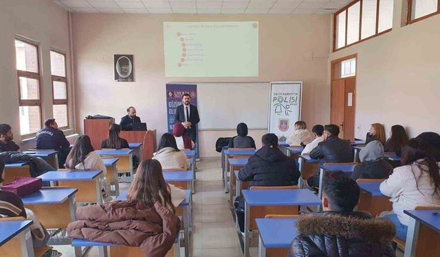 Jandarma Madde Bağımlılığıyla Mücadele İçin Seminer Düzenledi