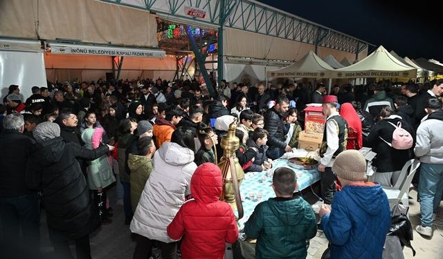 Kadir Gecesi'nde İnönü'de Buluşan Binlerce Kişi İftar Sofrasında Bir Araya Geldi