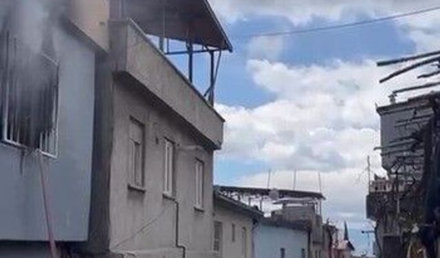Kahramanmaraş'ta Bir Evde Yangın: 1 Kişi Yaralandı