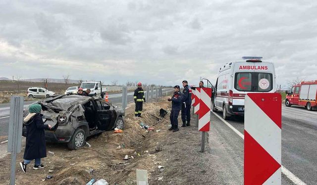 Karapınar'da otomobil devrildi: 4 kişi yaralandı