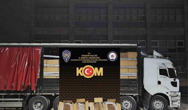 Kırşehir'de Durdurulan Kamyonda 5,5 Ton Kaçak Tütün Yakalandı