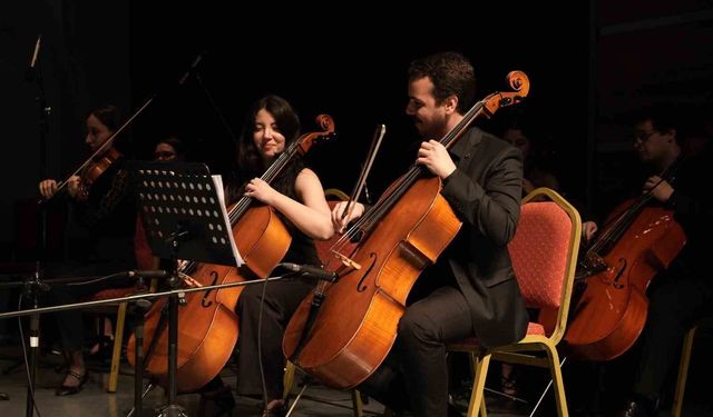 Kocaeli Orkestrası, Toygar Işıklı'nın Dizi Müziklerini Sahneye Taşıdı