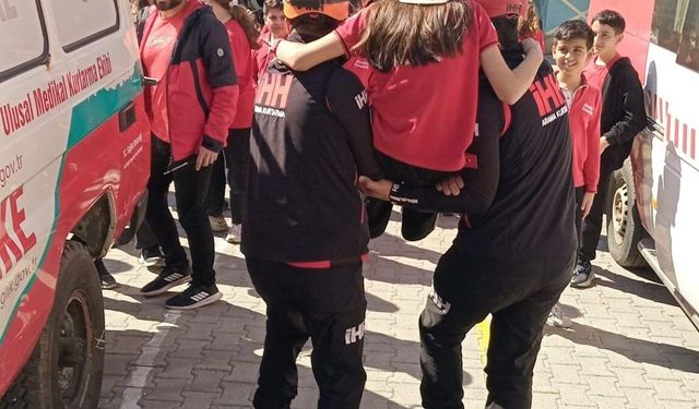 Köyceğiz Atatürk Ortaokulu'nda Afet Tatbikatı Yapıldı