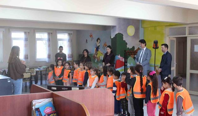 Köyceğiz'de minik zihinler kütüphane ile buluştu