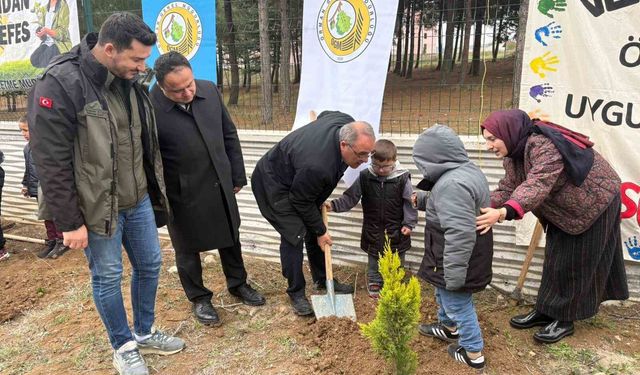 Küçük Eller Doğayla Buluştu
