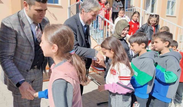 Kütahya'daki Şehit Semih Akyıldız İlkokulu'nda Ramazan Bayramı Etkinliği