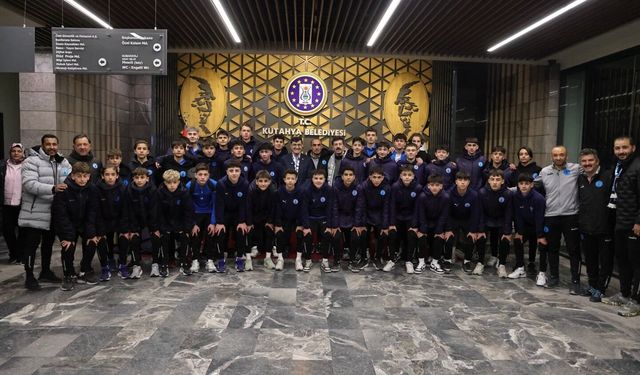 Kütahyaspor U-15 Takımı Şampiyonluk Sevinci Yaşadı