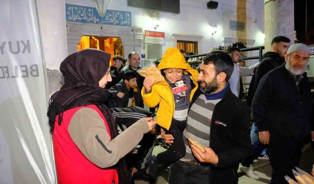 Kuyucak Belediyesi Kadir Gecesi'nde Halkı Unutmadı