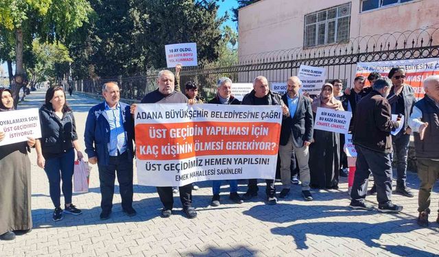 Mahalle Sakinleri Üst Geçit İçin Eylem Düzenleyerek Belediyeye Tepki Gösterdi