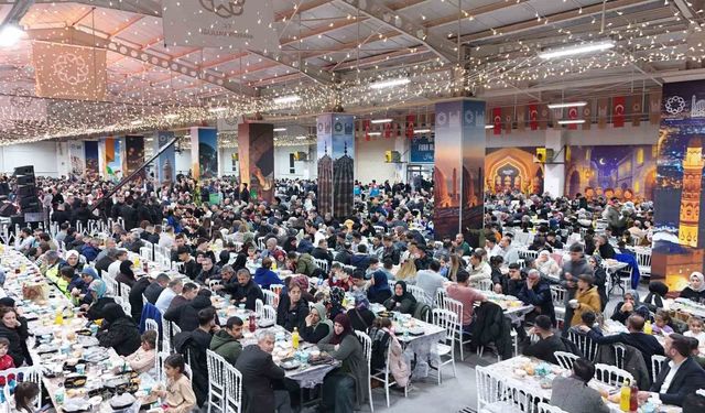 Mardin'de 7 Bin Kişi Bir Araya Gelen Kardeşlik İftarında Buluştu