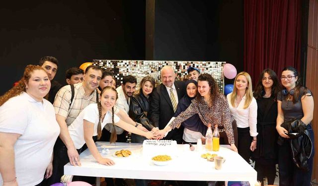 Menemenli Sanatçılar Sahnede Parladı