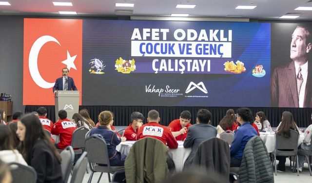 Mersin'de 'Afet Odaklı Genç ve Çocuk Atölyesi' Gerçekleştirildi