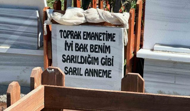 Mezar taşlarındaki yazılar yürekleri dağlıyor