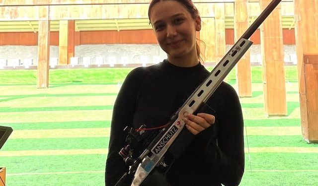 Milli Sporcu İrem Denktaş, Rekor Kırarak Şampiyonluk İle Taçlandı