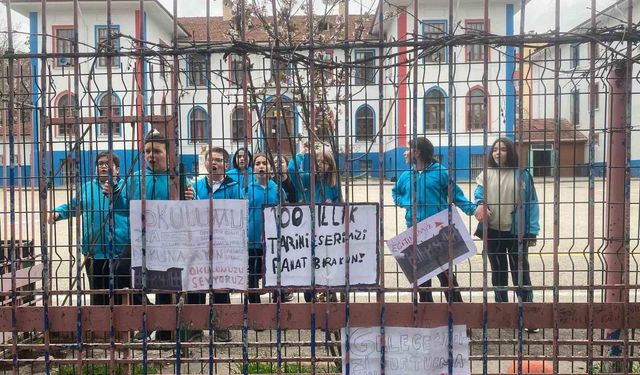 Mimar Kemal Ortaokulu'na Devir Kararı, Öğrenci ve Velilerden Tepki Topladı