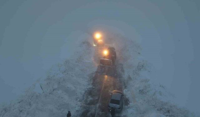 Muş'ta Bahar Mevsiminde Kar Ulaşımı Zorluyor