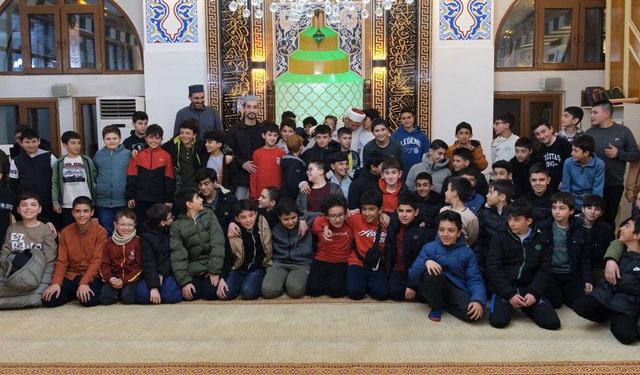 Öğrencilere Manevi Değerler Kazandıran Teravih Etkinlikleri