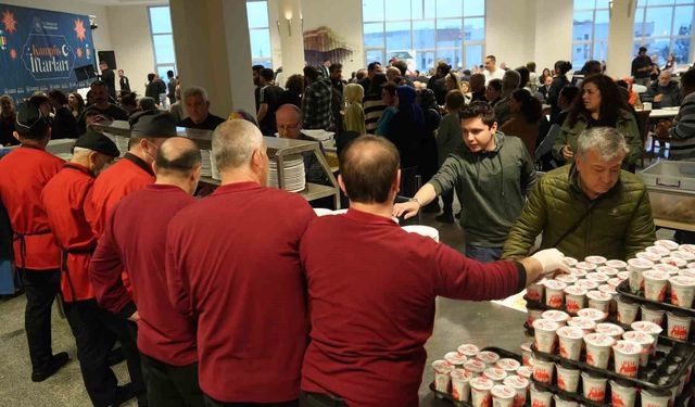 OMÜ'de 2 bin kişi aynı iftar masasında buluştu