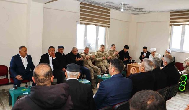 Siirt'te Şehitler Dualarla Yad Edildi