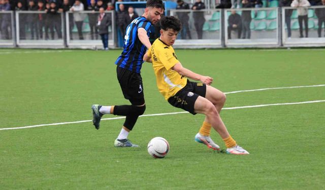 Sungur Futbol Kulübü'nün U18 Takımı Şampiyonluk Sevinci Yaşadı