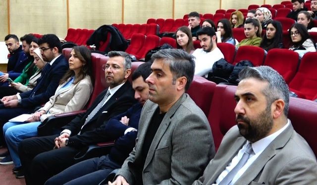 Tavşanlı'da Odyometri Öğrencilerine Kariyer Yollarında Rehberlik