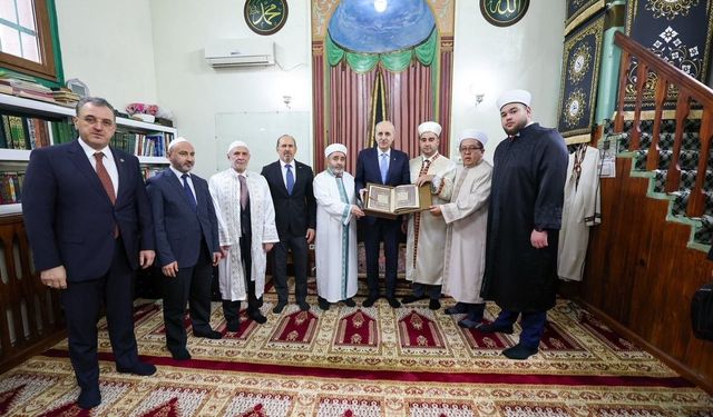 TBMM Başkanı Kurtulmuş, Bükreş'teki Carol-Hunchiar Camii'ni Ziyaret Etti