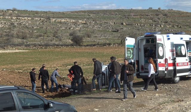 Telefon direğine çarpan araç takla attı: 5 kişi yaralandı
