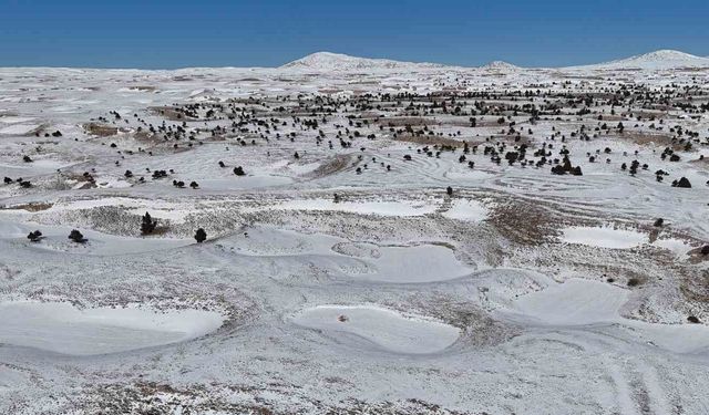 Toroslar'daki Obruklar Kış Karıyla Kaplandı
