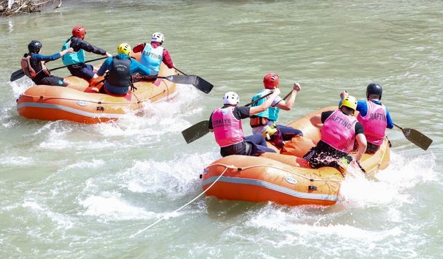 Tunceli'deki Türkiye Rafting Şampiyonası sona erdi