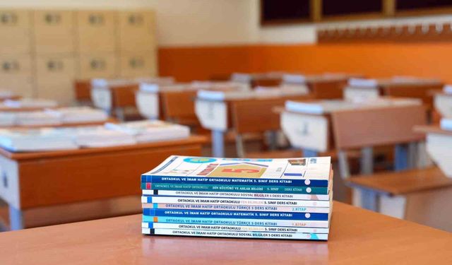 Türkiye Yüzyılı Maarif Modeli İçin Sunulan Kitapların Uygun Olmadığı Tespit Edildi