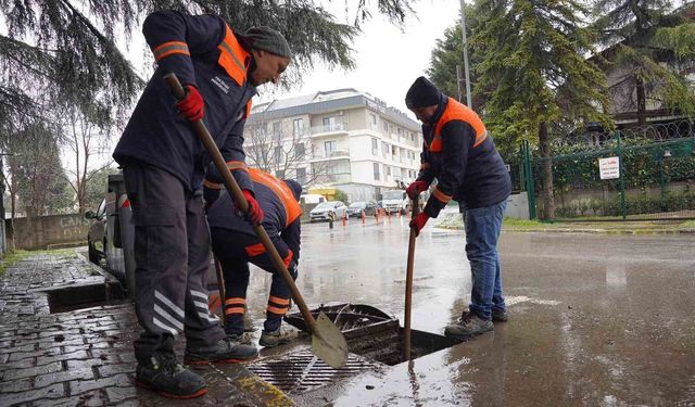 Tuzla Belediyesi, Yağışlara Karşı 100 Çalışan ve 40 Araçla Aktif Mücadelede