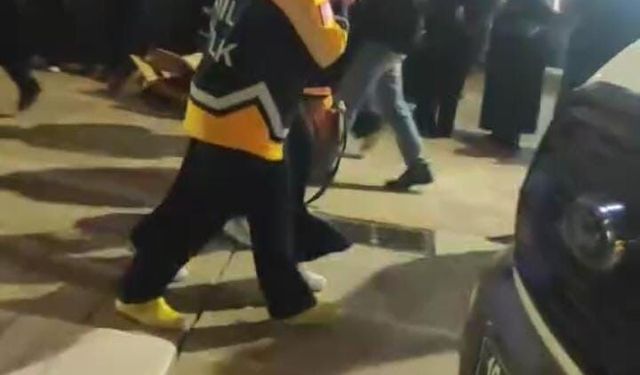 Ulu Camii'de kalabalık nedeniyle bir kadın bayıldı