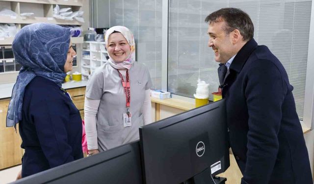 Vali Sözer, Ramazan Bayramı'nın Final Gününde Hastane ve Huzurevi Ziyareti Gerçekleştirdi