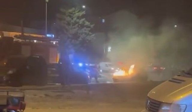 Yangın çıkan araç itfaiye tarafından kontrol altına alındı