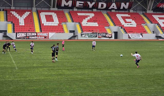 Yozgat'ta Okul Sporları Futbol Gençler Grup Müsabakaları 288 Sporcuyla Başladı