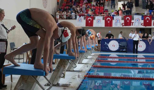 23 Nisan'da Yüzme Şenliği coşkusu